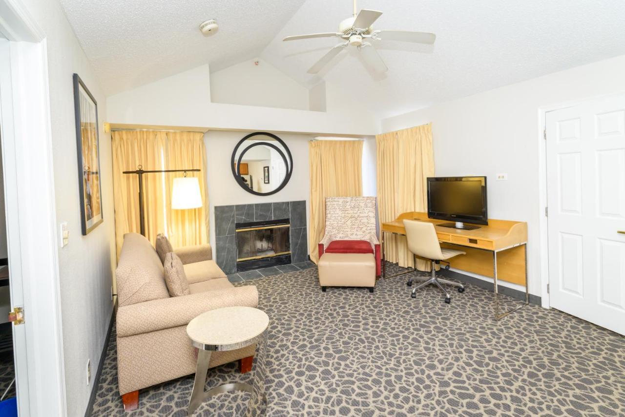 Philadelphia Suites At Airport - An Extended Stay Hotel Exterior foto
